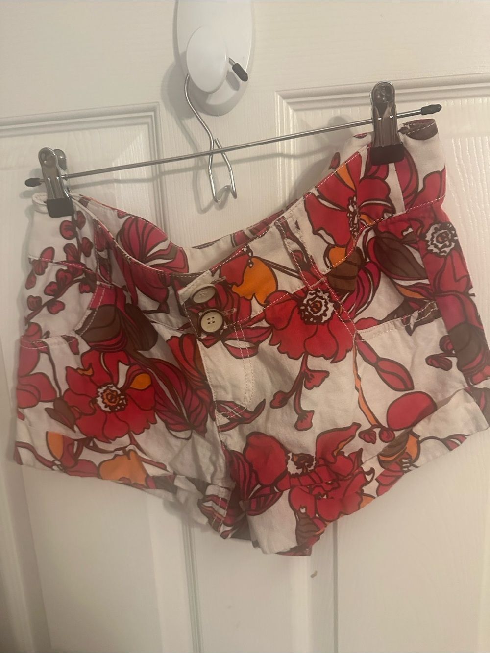 Guess Floral Print Cotton Short Shorts in Red & Orange size 28